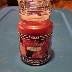 Yankee Candle Camellia Jar - Deep Red